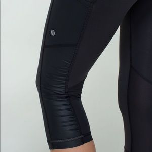 Lululemon Crop w/ leather like detail on side